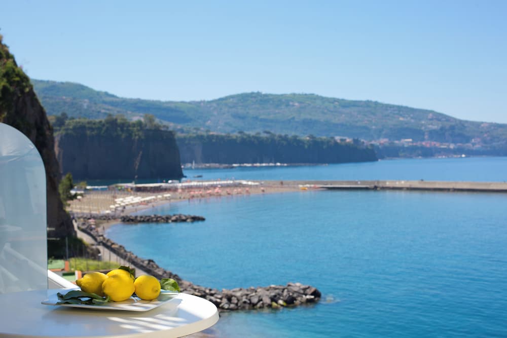 Alimuri Bay Resort 55/61
