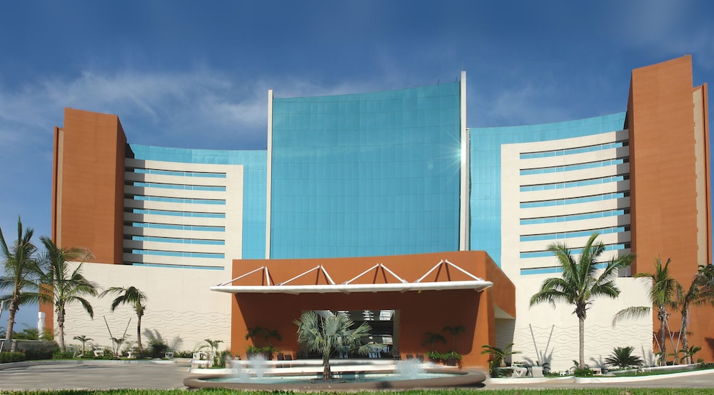 Hotel Azul Ixtapa Grand Resort Spa and Convention Center 2/51