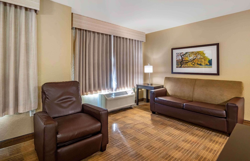 Extended Stay America - Tampa - Airport - N. West Shore Blvd 49/73