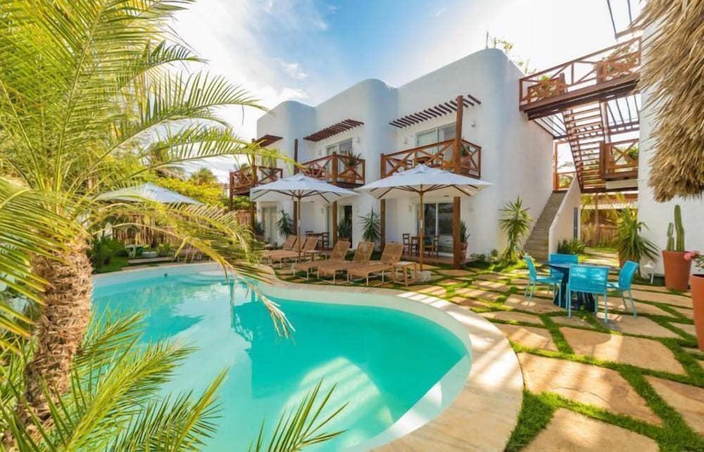 La Plage Hotel Boutique 20/24