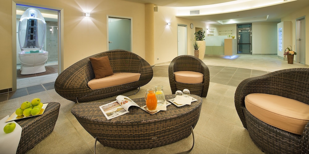 Wellness Hotel Diamant (ex Relaxacni A Regeneracni Centrum) 35/50
