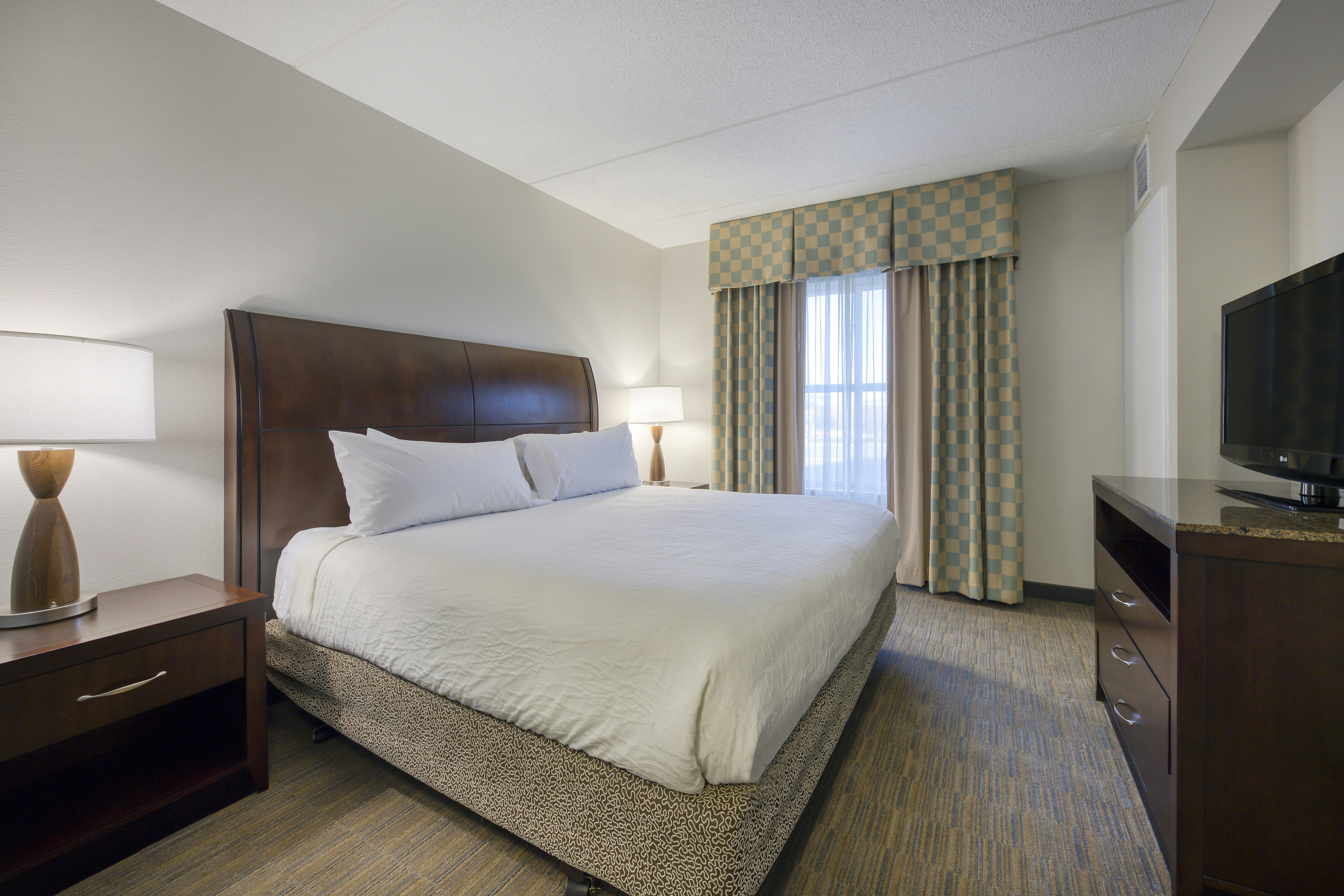 JUNIOR SUITE, KING BED