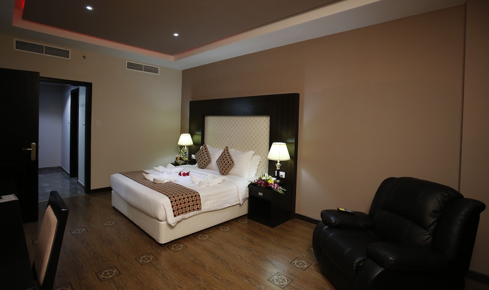 Crystal Palace Hotel 10/42