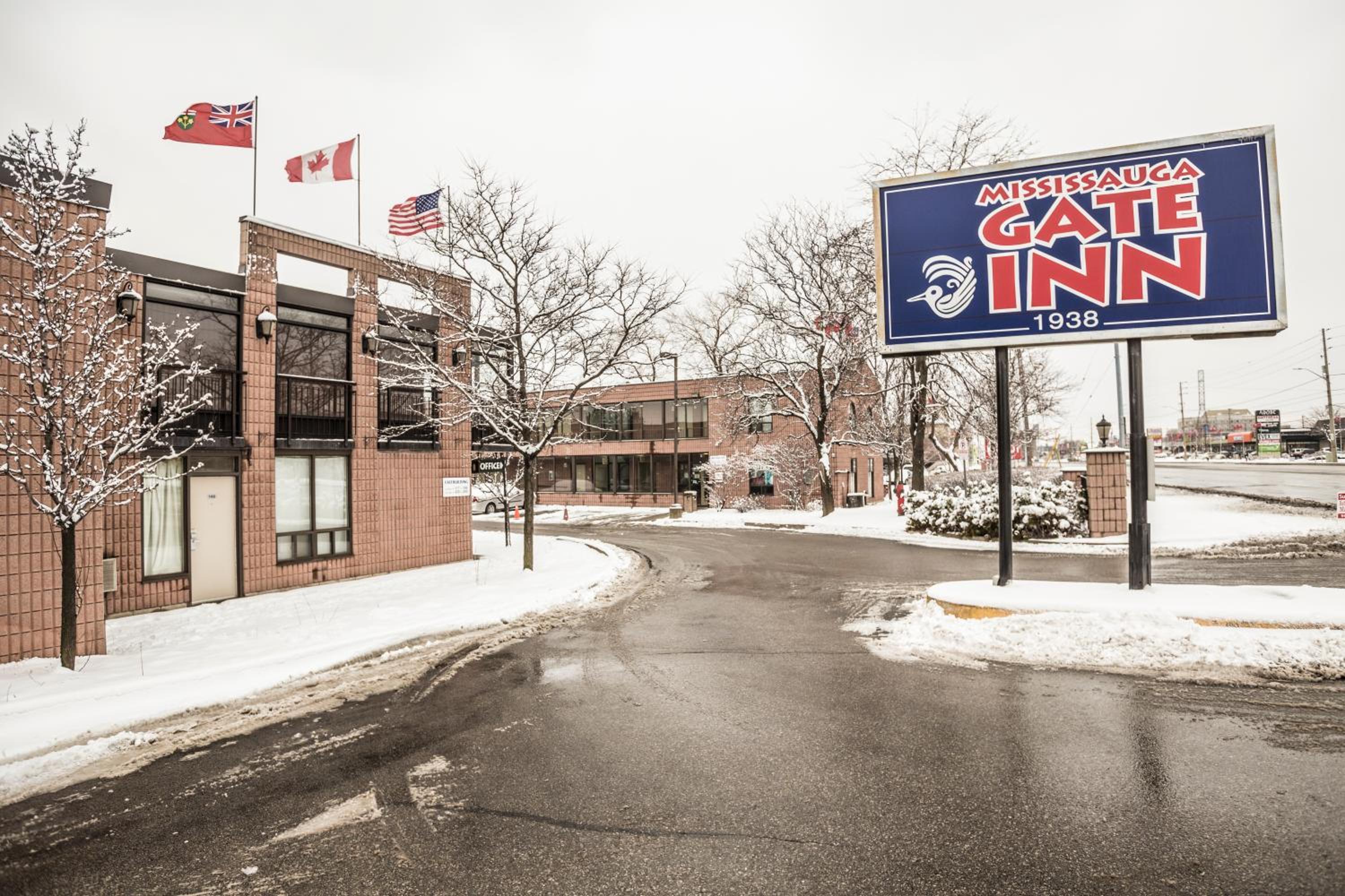Mississauga Gate Inn 33/36