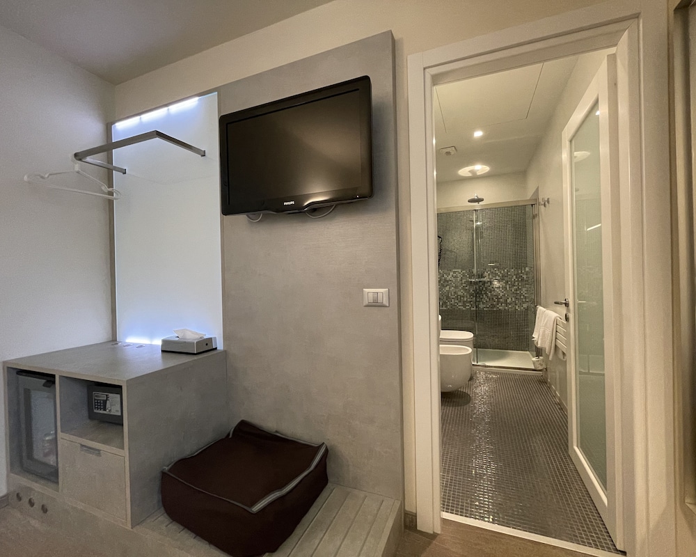Hotel Annunziata 9/77