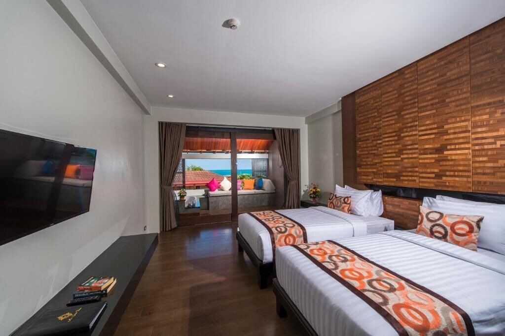 DELUXE, DOUBLE OR TWIN BED, BALCONY