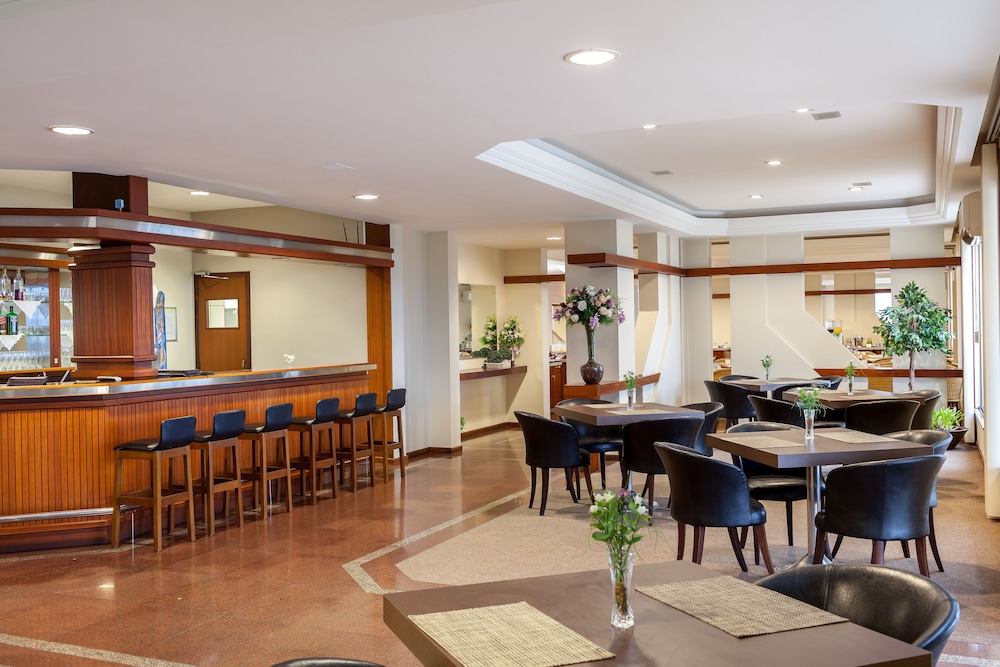 Monthez Hotel & Eventos 45/65