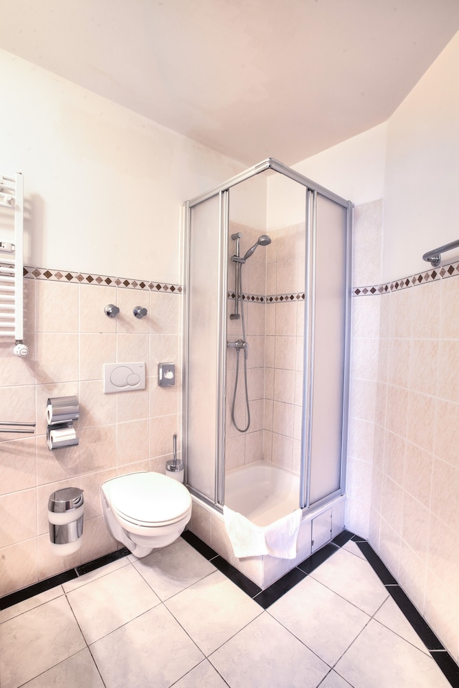 Hotel Himalaya Frankfurt City Messe photo2