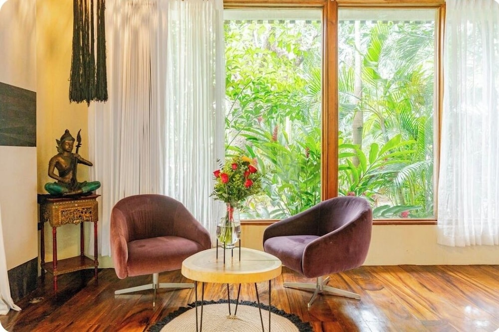 Ocho Artisan Bungalows 50/80