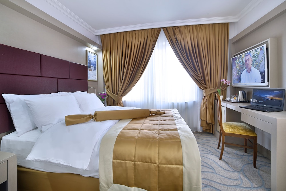 Marathon Hotel 10/39