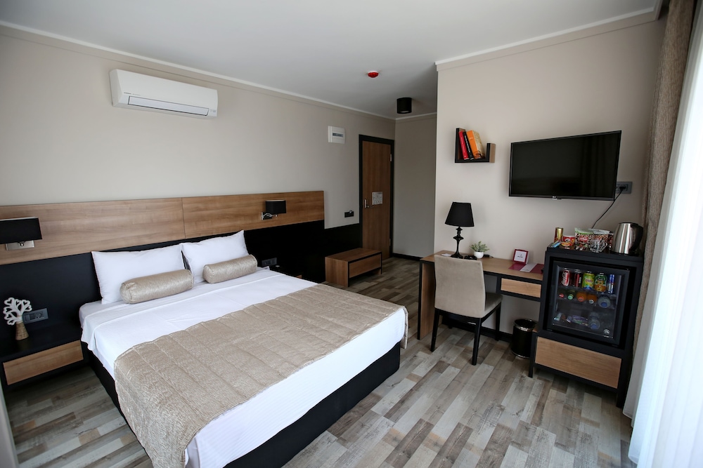 KALEVERA HOTEL 6/25
