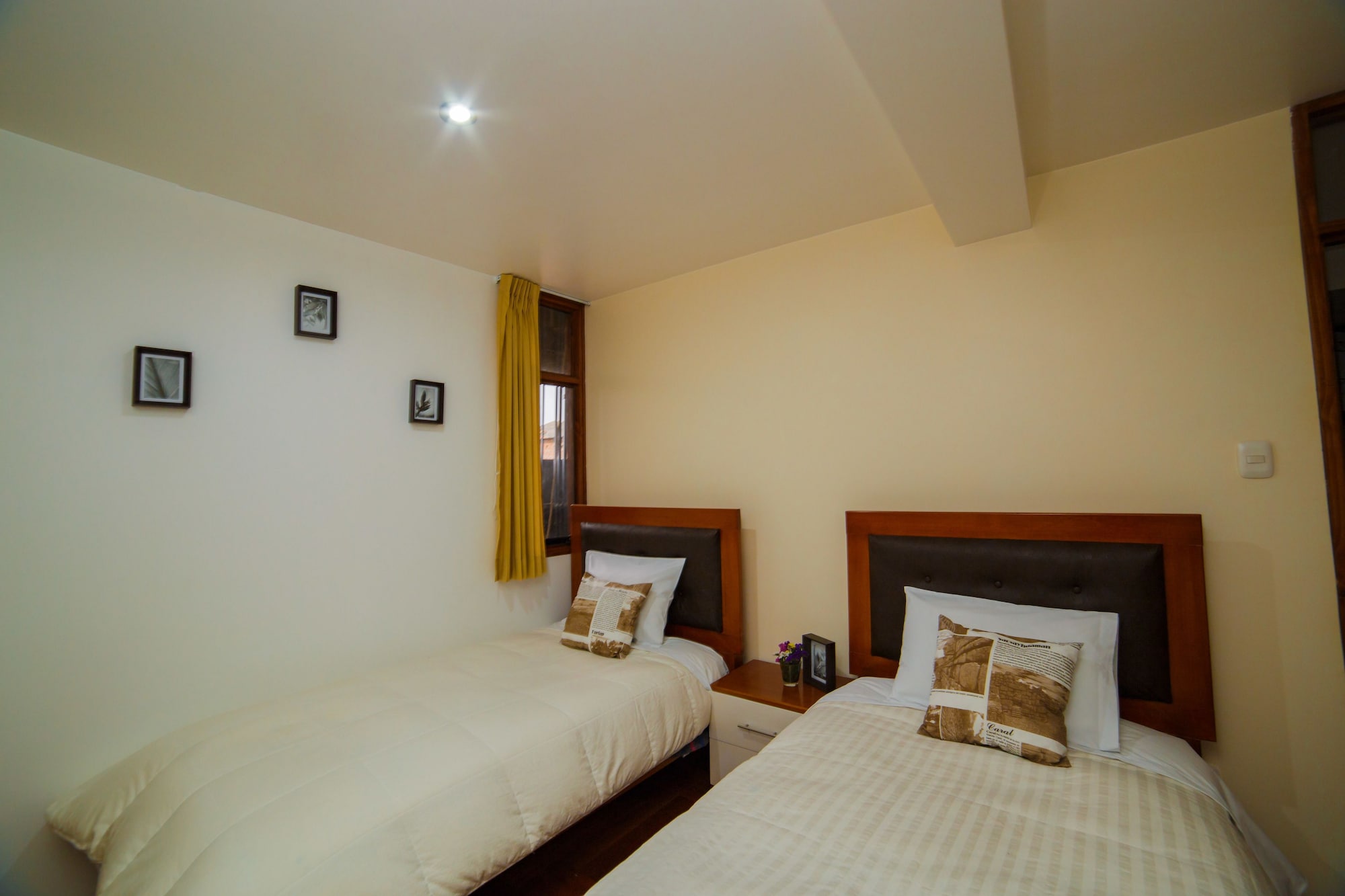 1 BEDROOM, STANDARD, TWIN BEDS, COURTYARD VIEW