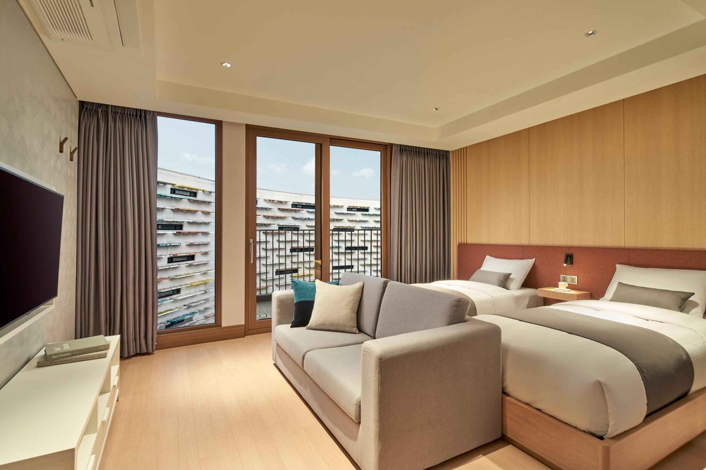 Ondol, Family, Twin Beds