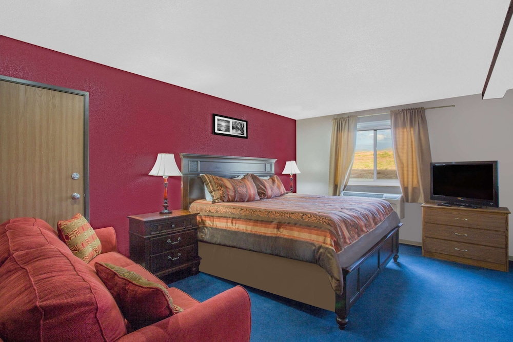 Super 8 by Wyndham Winnemucca NV 8/24