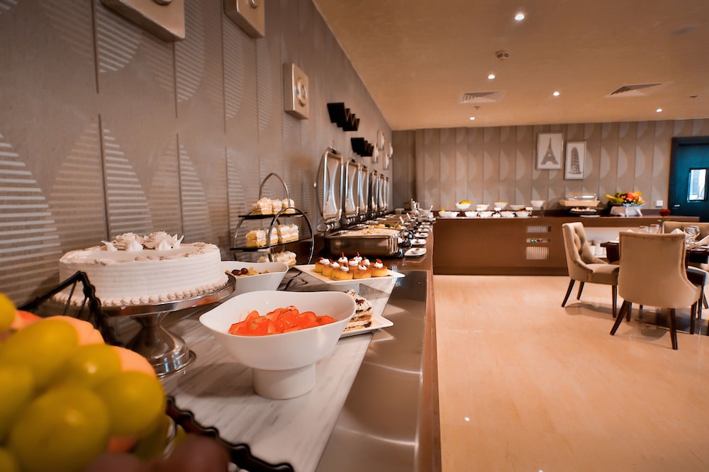restaurant cafeteria