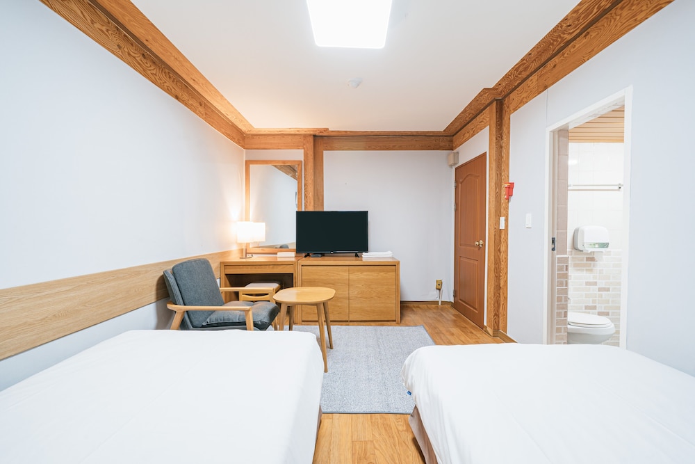 Miju Hotel 34/50