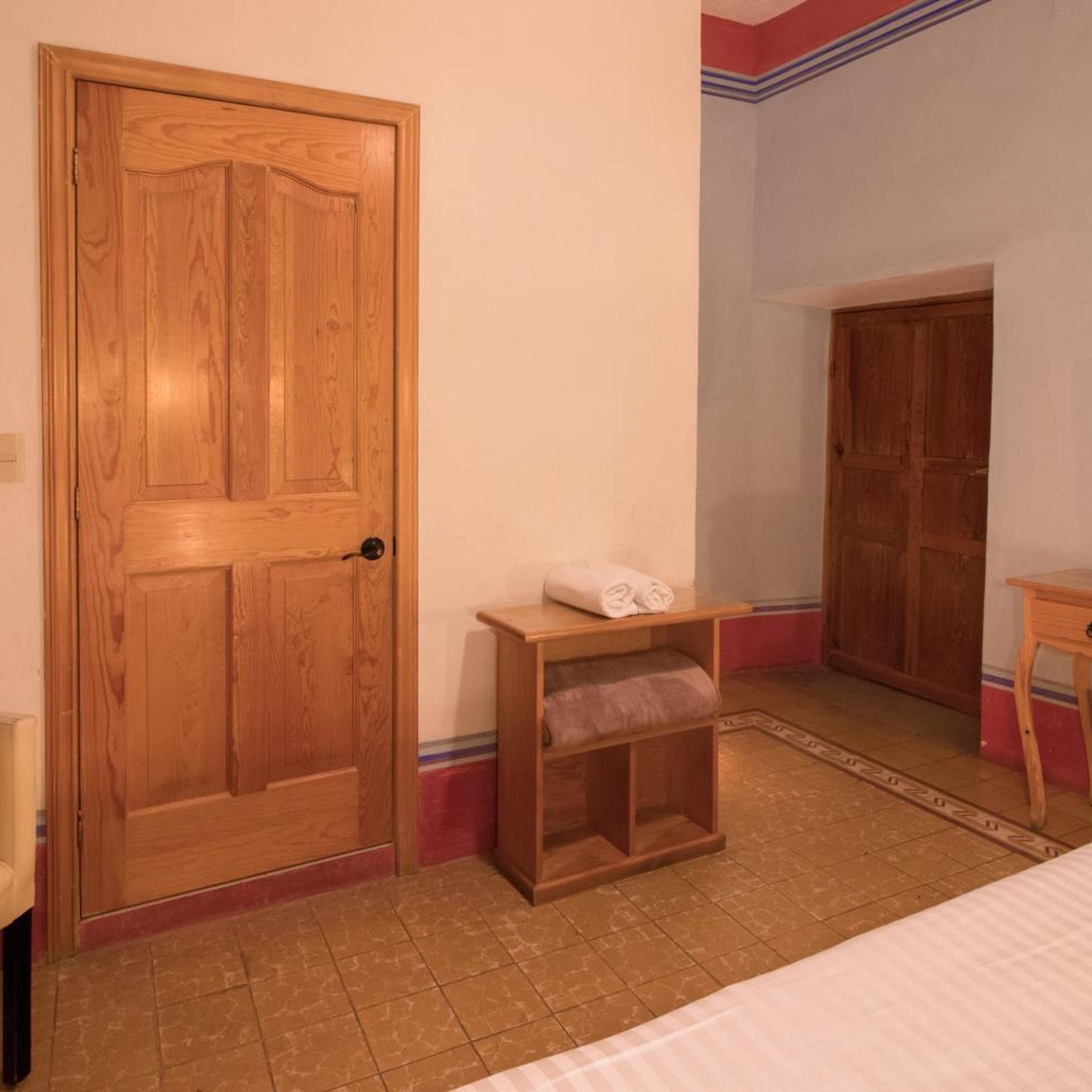 Hotel Meson Cuevano 29/50