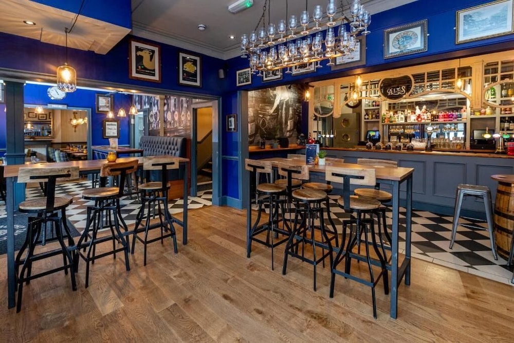 Inn at Cheltenham Parade 32/42