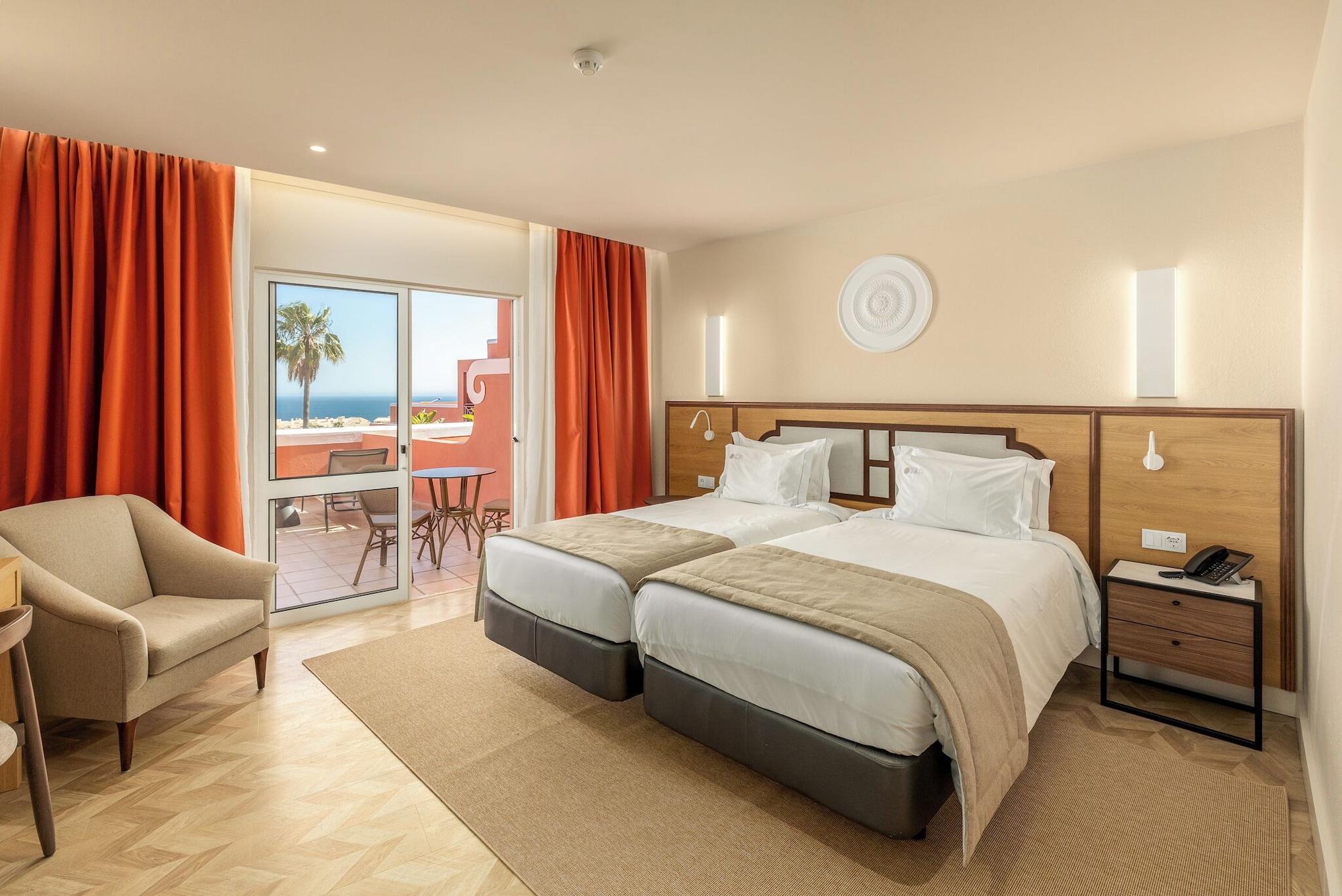 Room, Ocean Front