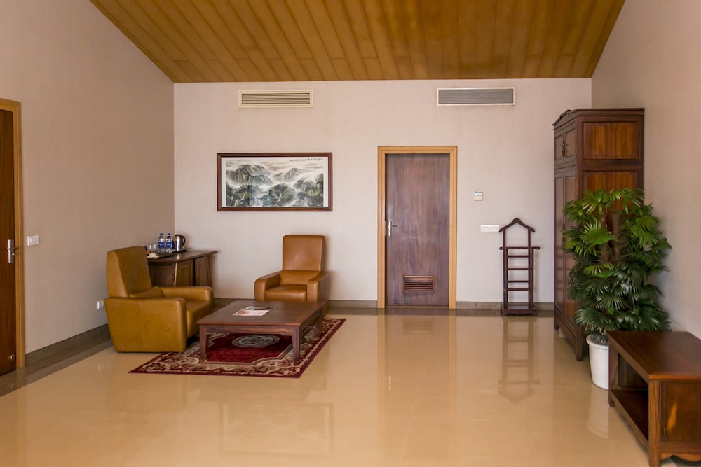 Lagos Oriental Hotel 53/74