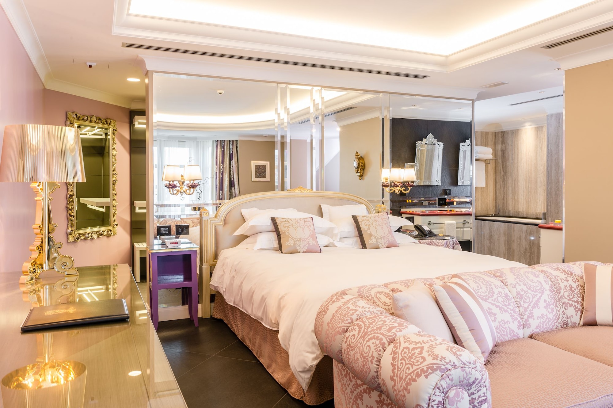 BELVEDERE, PANORAMIC, DOUBLE OR TWIN BED, LAKE VIEW