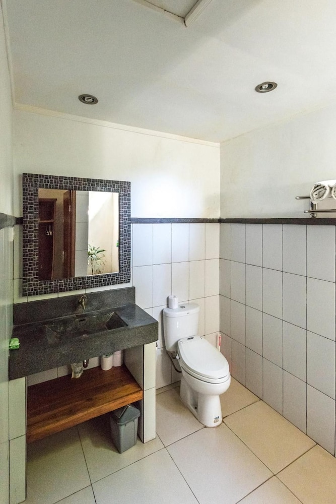 Arjuna Homestay 66/67