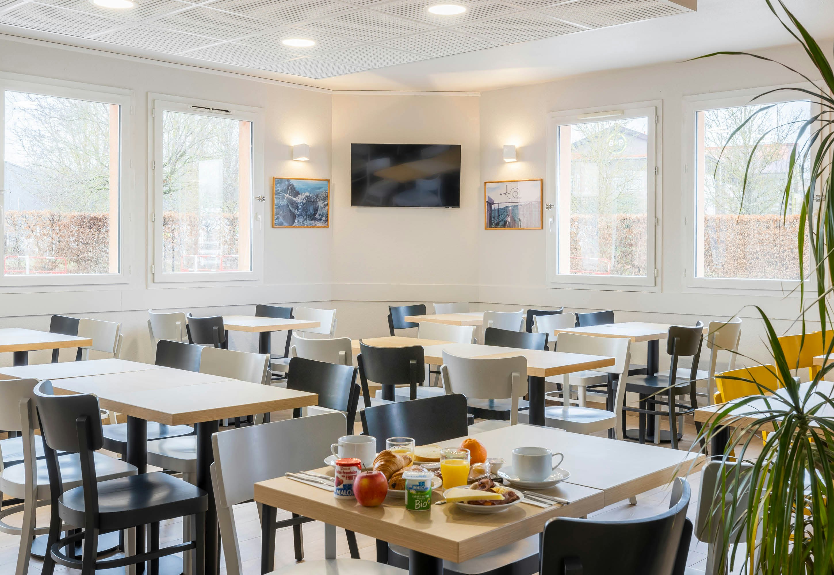 B&B HOTEL Auxerre Moneteau 46/50