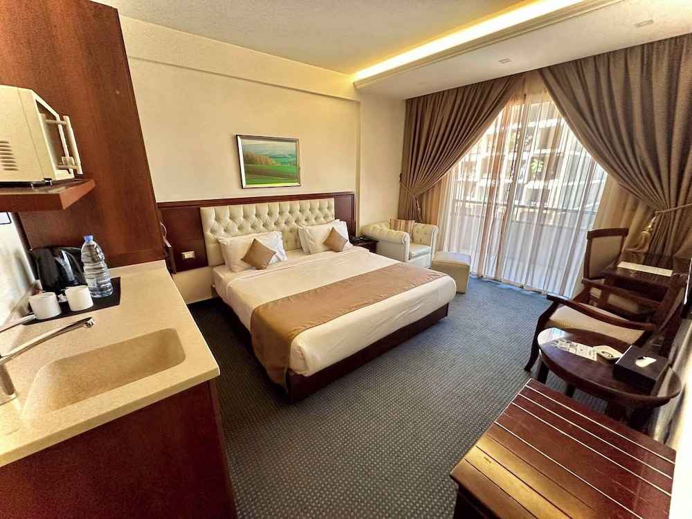 1 Bedroom, Club, King Bed