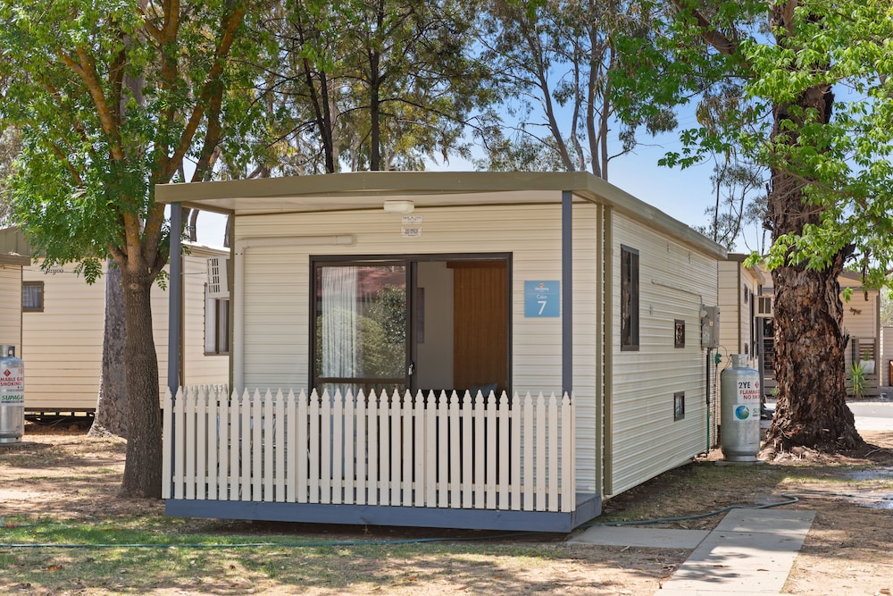 DISCOVERY PARKS - MOAMA WEST 3/32