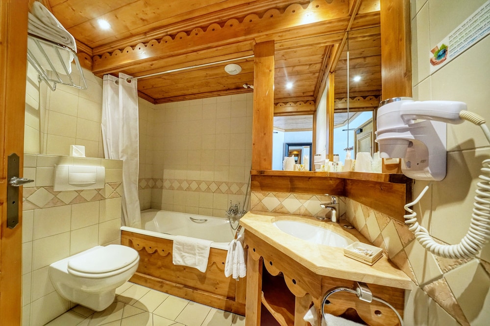 Au Vieux Moulin Hotel And Spa 46/50