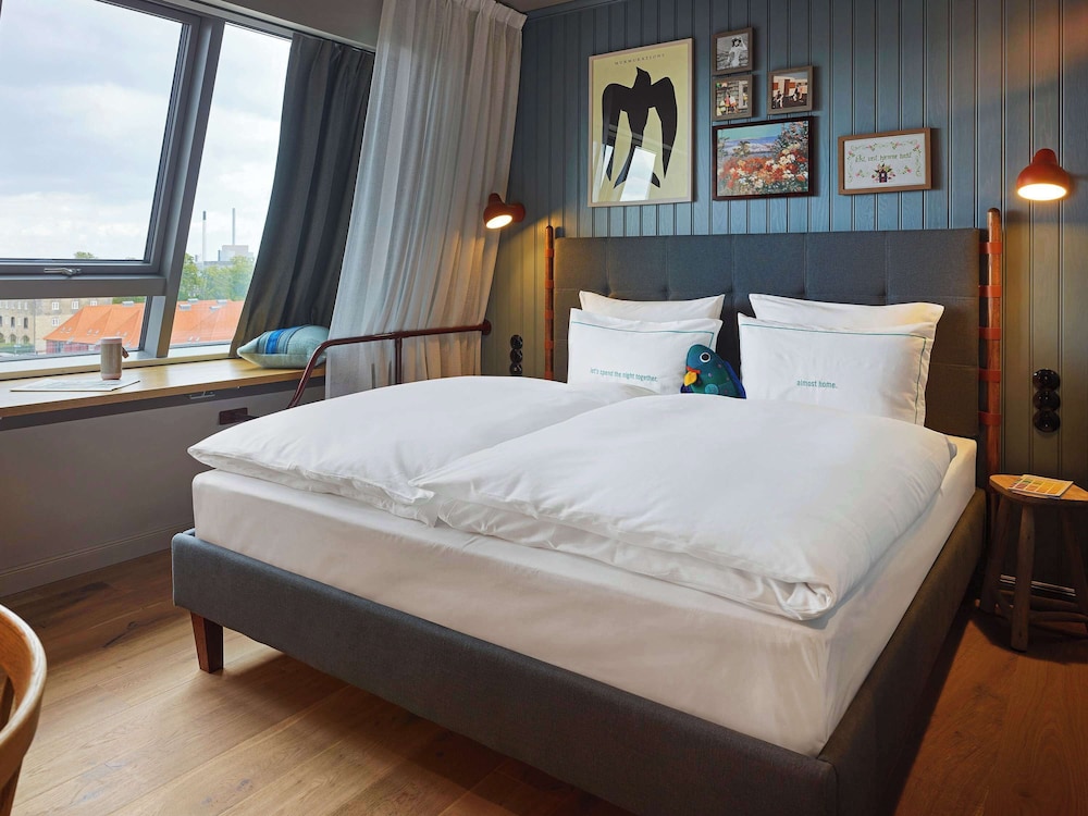 Room, Double Bed, Large