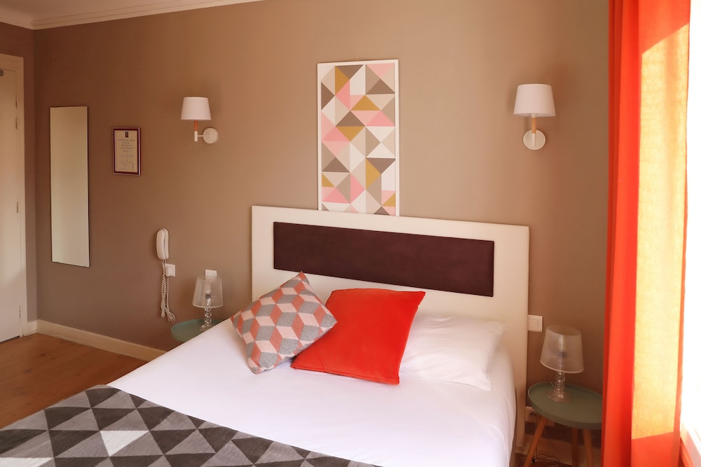 HOTEL LES PASTELIERS 3/65