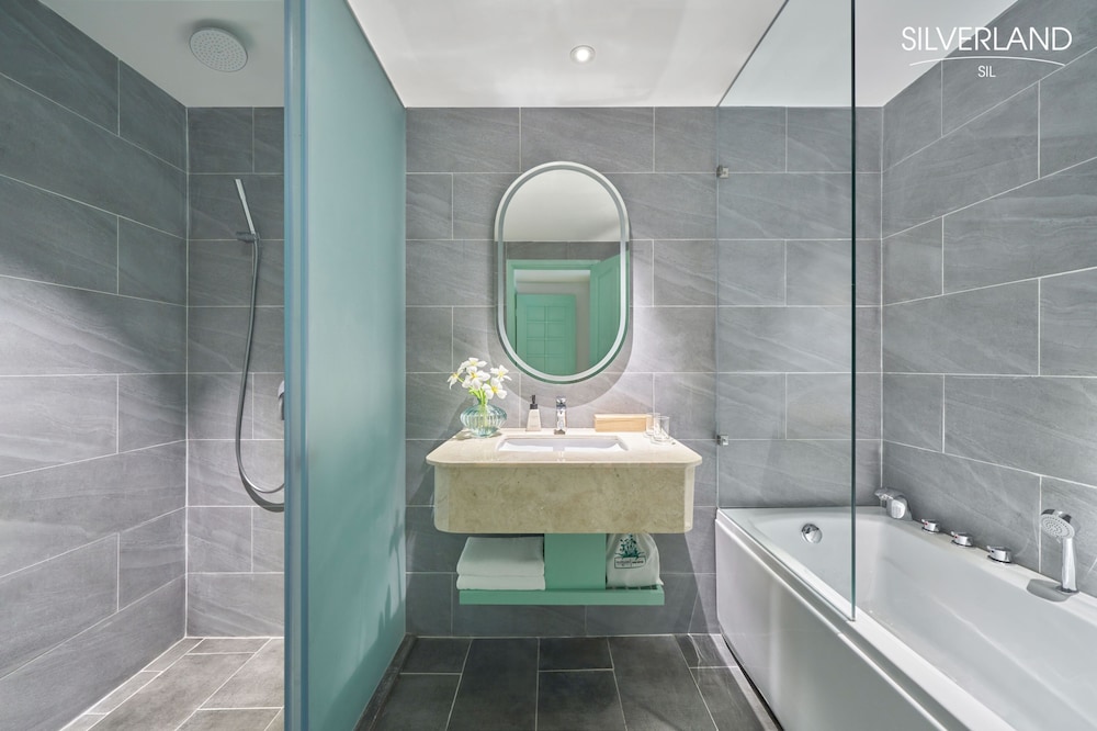 Silverland Sil Hotel and Spa 48/50