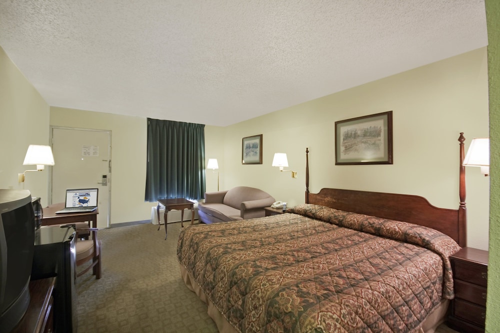 Rogers Inn 18/34