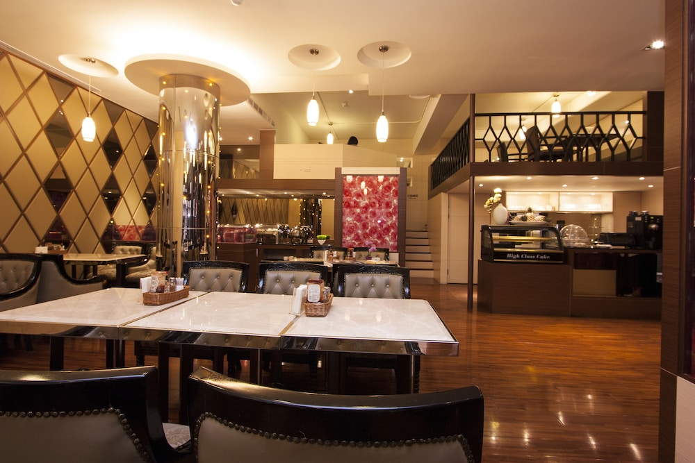 Erin Hotel 34/38