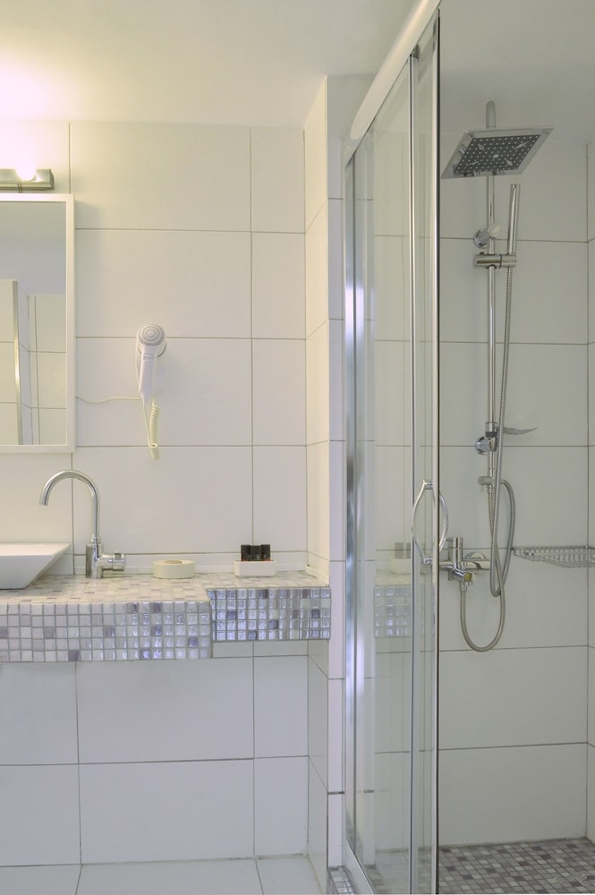 Forest Suites Boutique Hotel 78/79