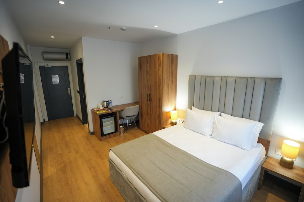 NEW MY WORLD HOTEL 12/50