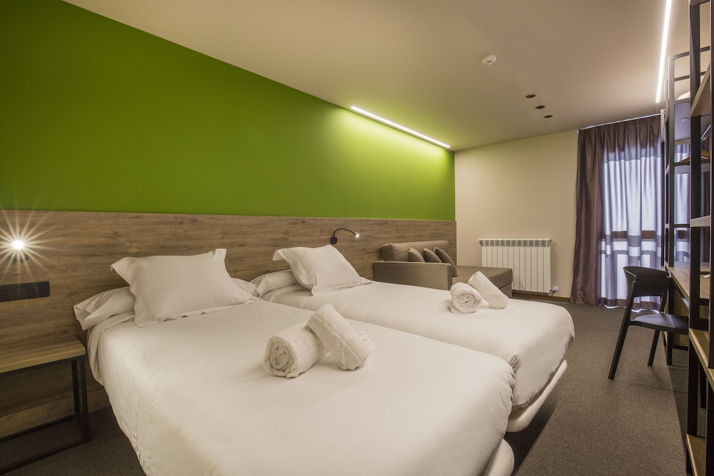 Room, King Bed, Sofa