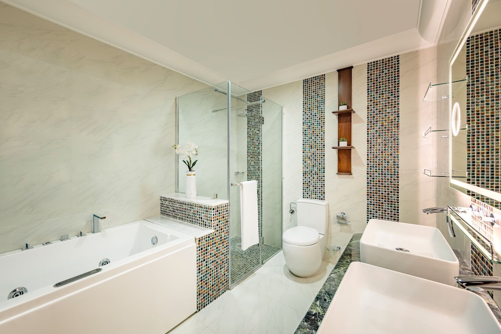 Dusit Hotel And Suites 63/64