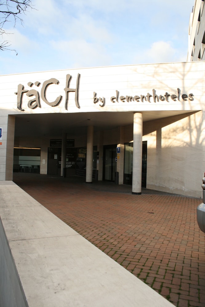 Hotel Tach Madrid Airport 5/59