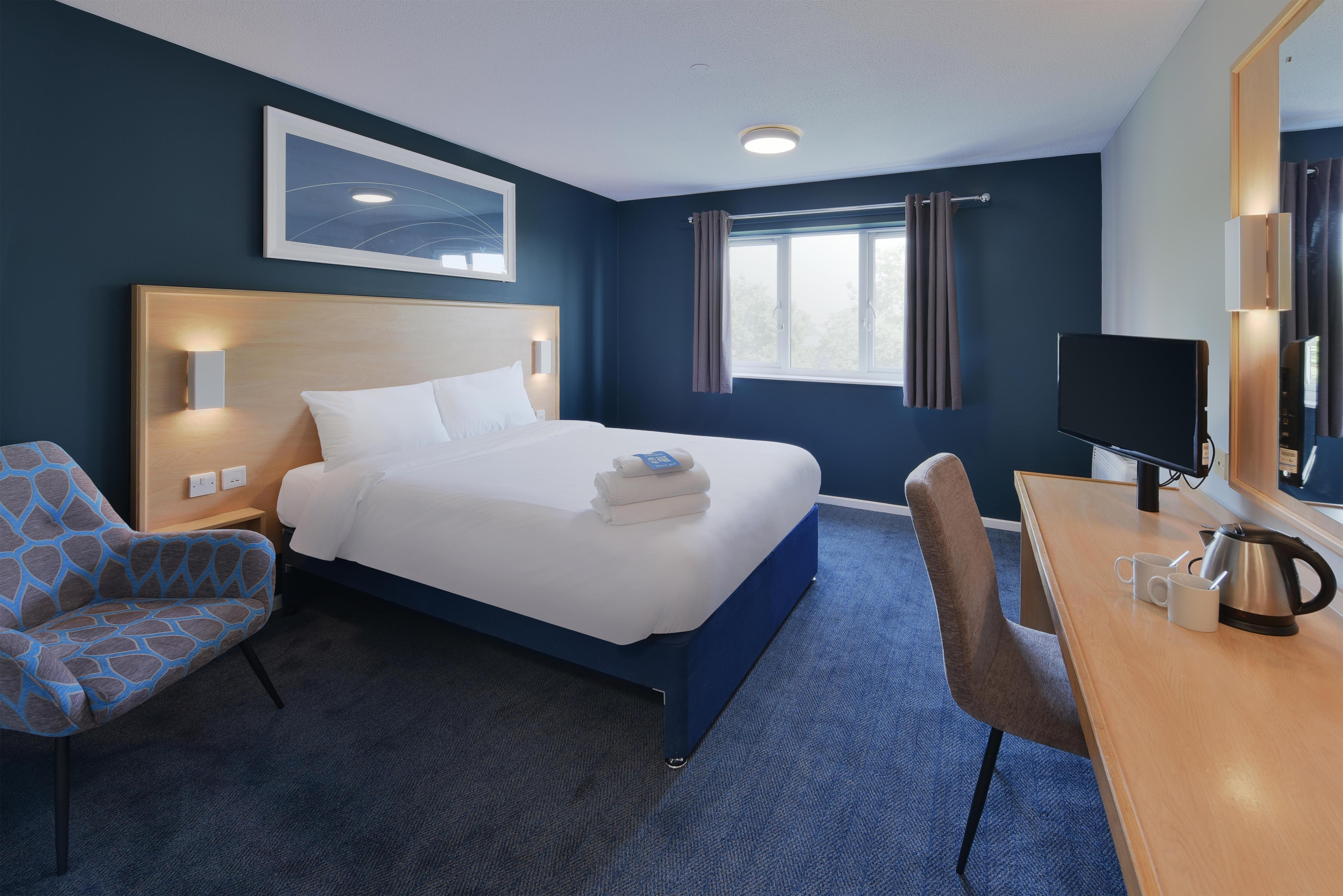 Travelodge London Park Royal 15/23