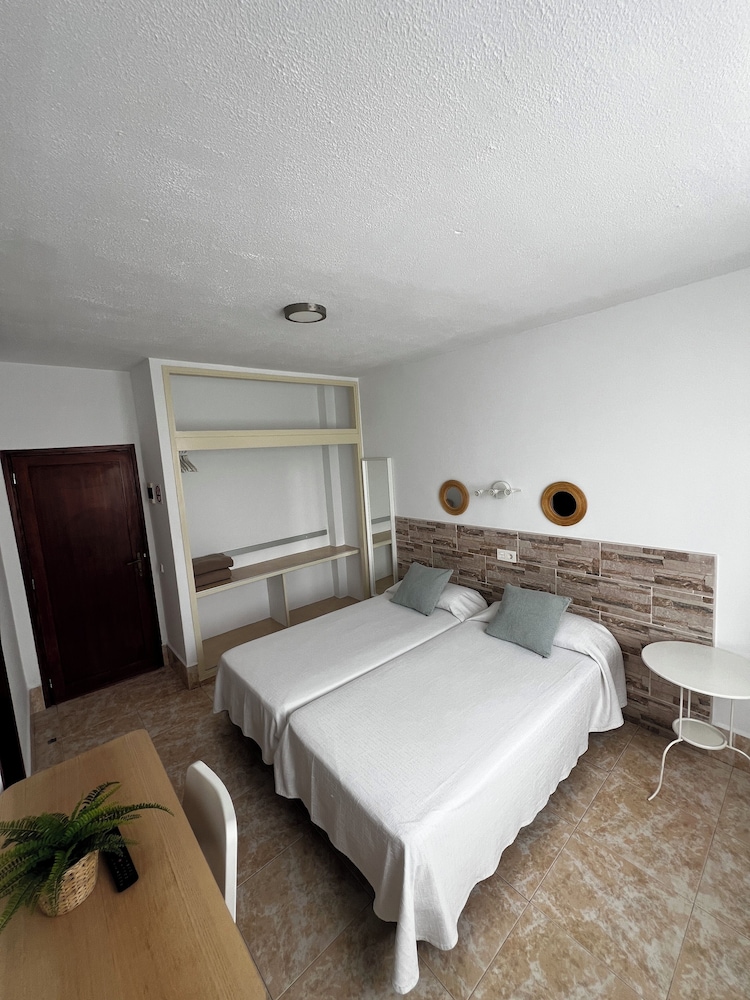 Residencia Cardona 19/57