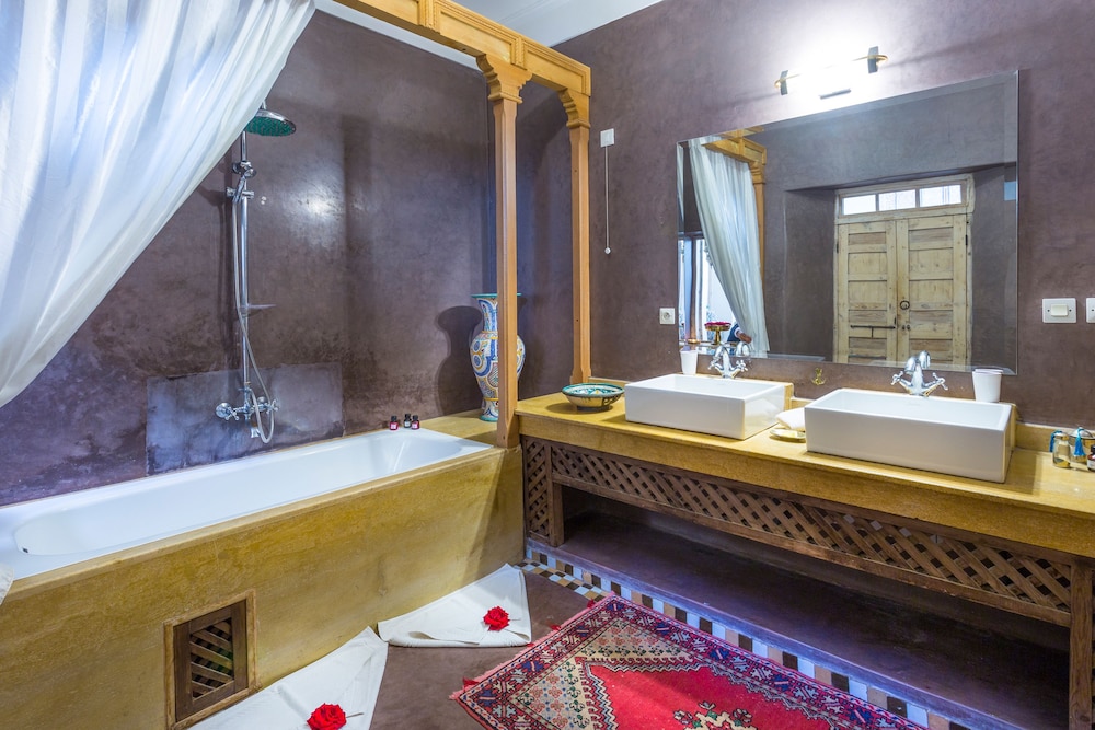 RIAD AZOULAY 5/76