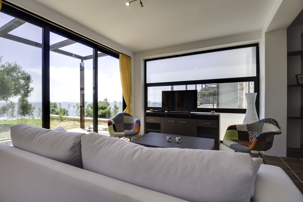 Esperanza Villas 8/67