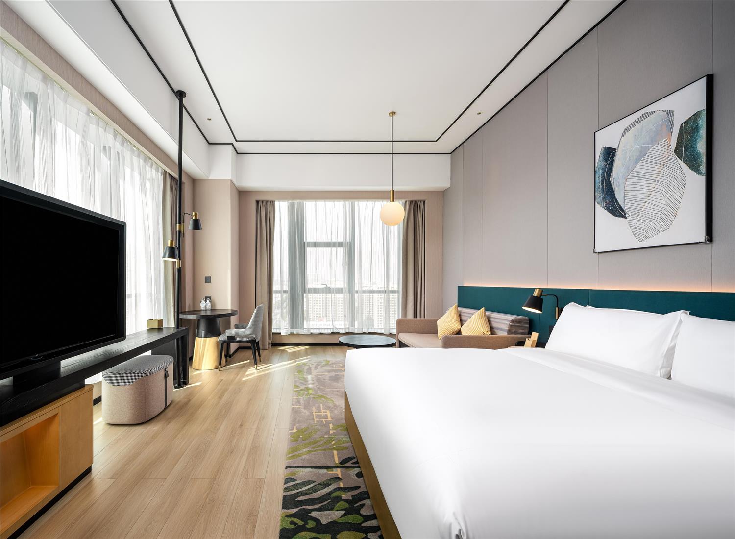 Superior, King Bed, Sofa