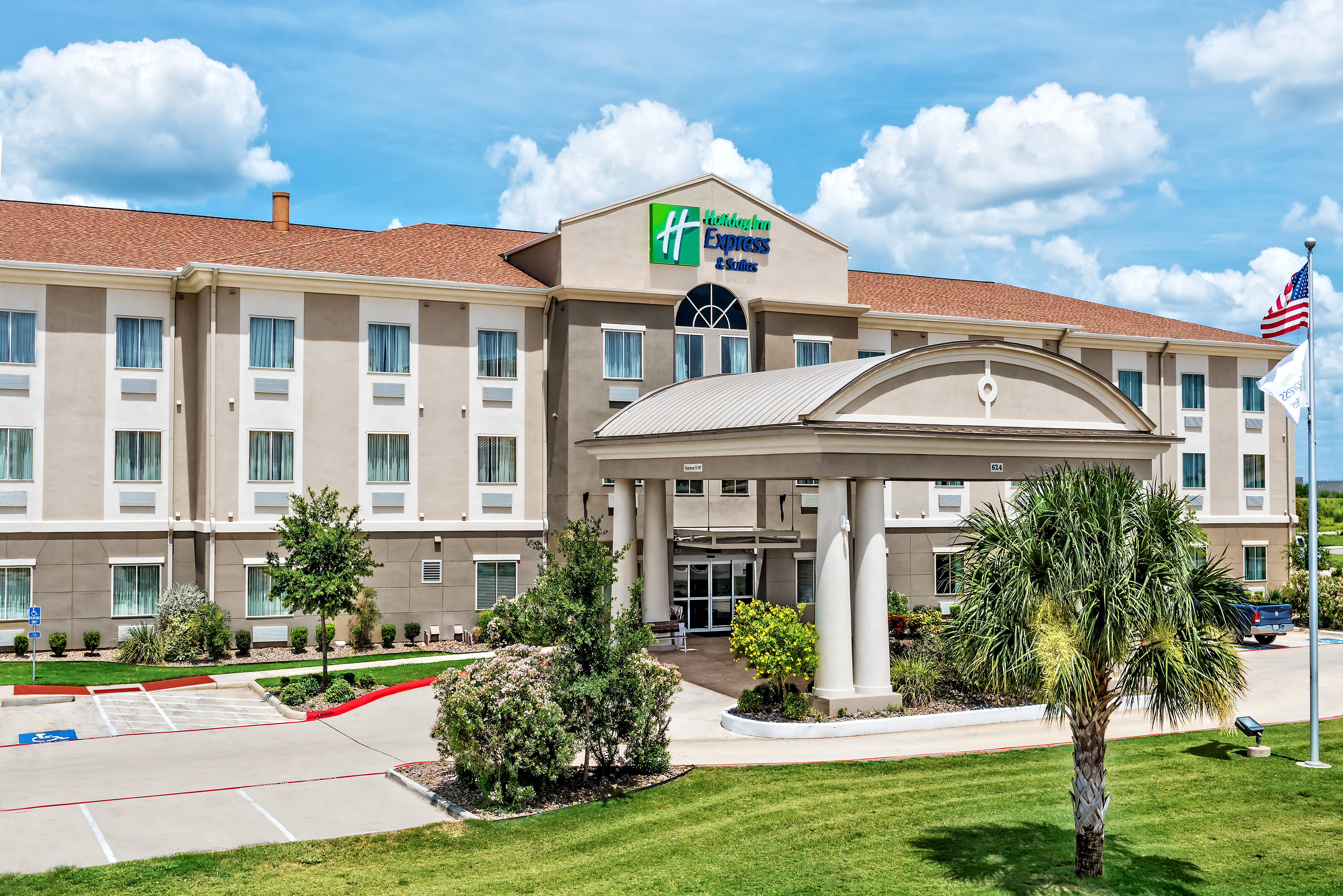 Holiday Inn Express Suites Cotulla 5/32