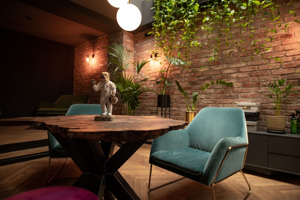 133 Boutique Hotel 31/39