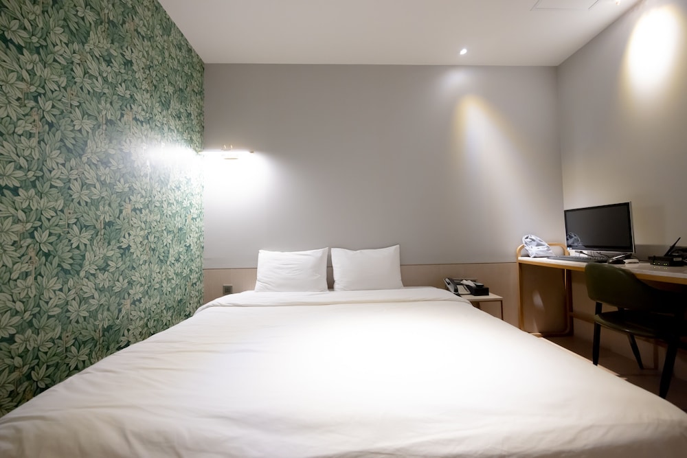 Hound Hotel Seomyeon-Bumcheon 13/50