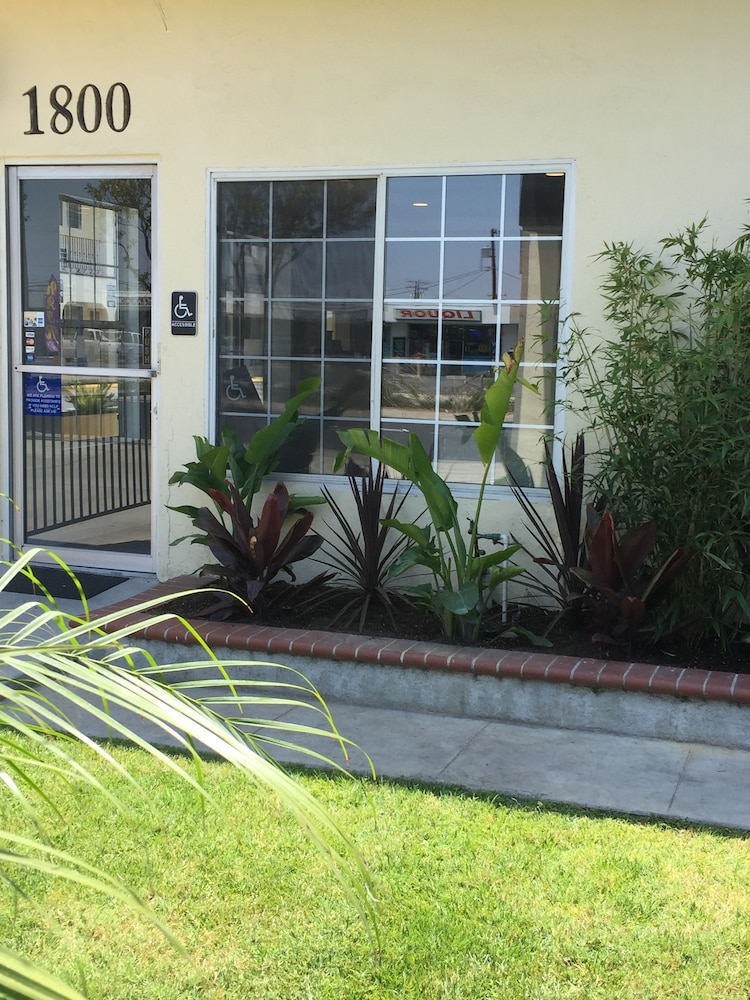 Anaheim Executive Inn Suites 36/66