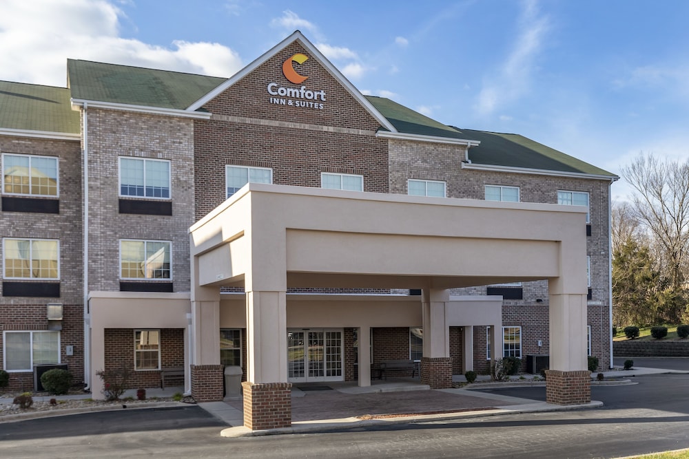 Comfort Inn and Suites High Point - Archdale 2/35